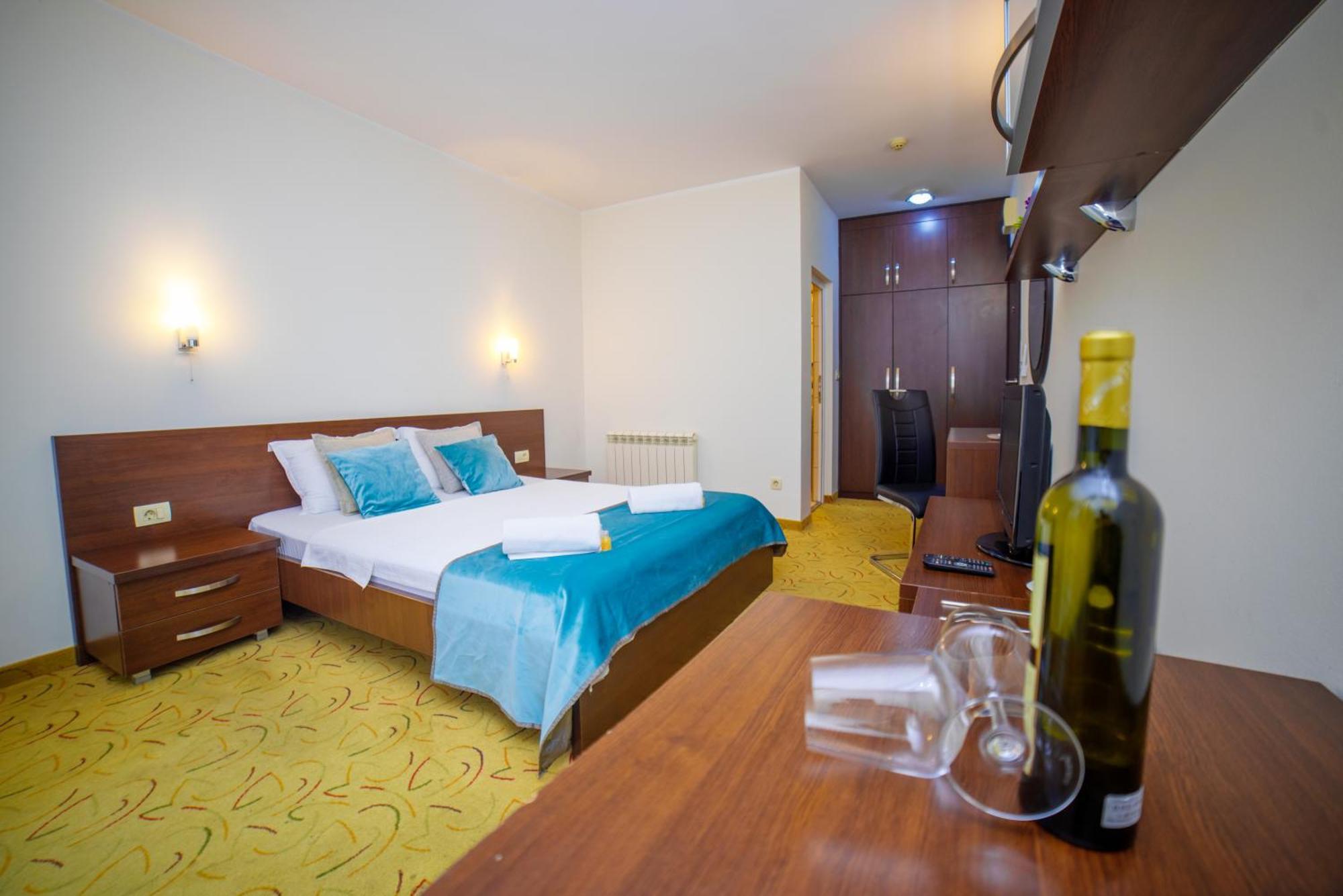 Hotel Odissey Jaz Budva Eksteriør billede